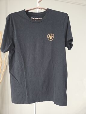 Ariat Black Short-Sleeve Tee with Chest Logo Sz.M